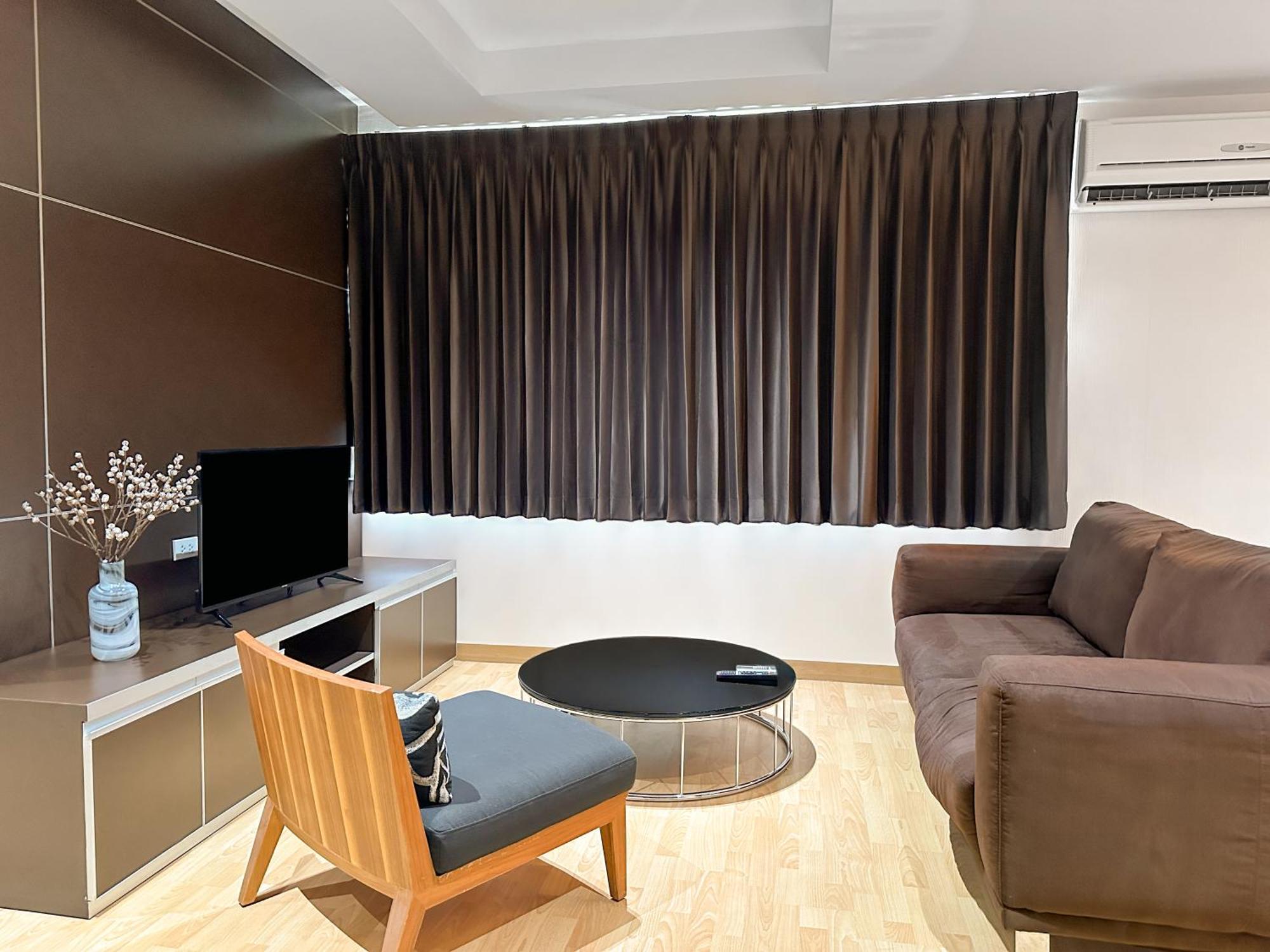 Nantiruj Tower - นันทิรุจ ทาวเวอร์ เซอร์วิสอพาร์ทเม้นท์ สุขุมวิท ซอย 8 Apartment กรุงเทพมหานคร ภายนอก รูปภาพ